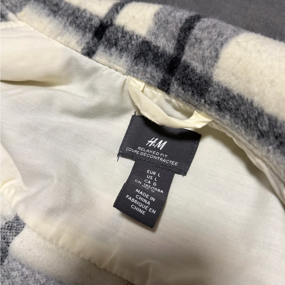 H&M Large Men’s Cream and Gray Checkered Jacket - Picture 3 of 3